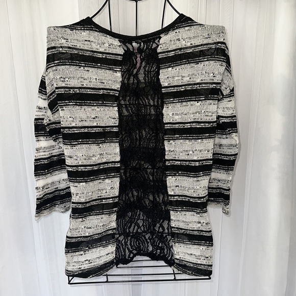 NOBO Girls Small Size 3-5 Loose Woven Top w Lace Back - Picture 2 of 3